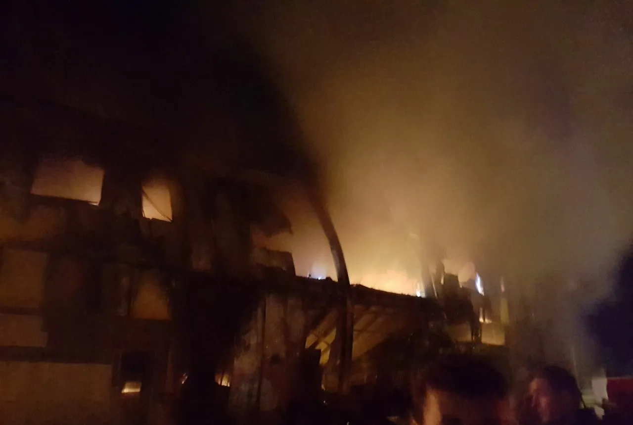 آتش سوزی یک کارخانه ایرانی در کربلا