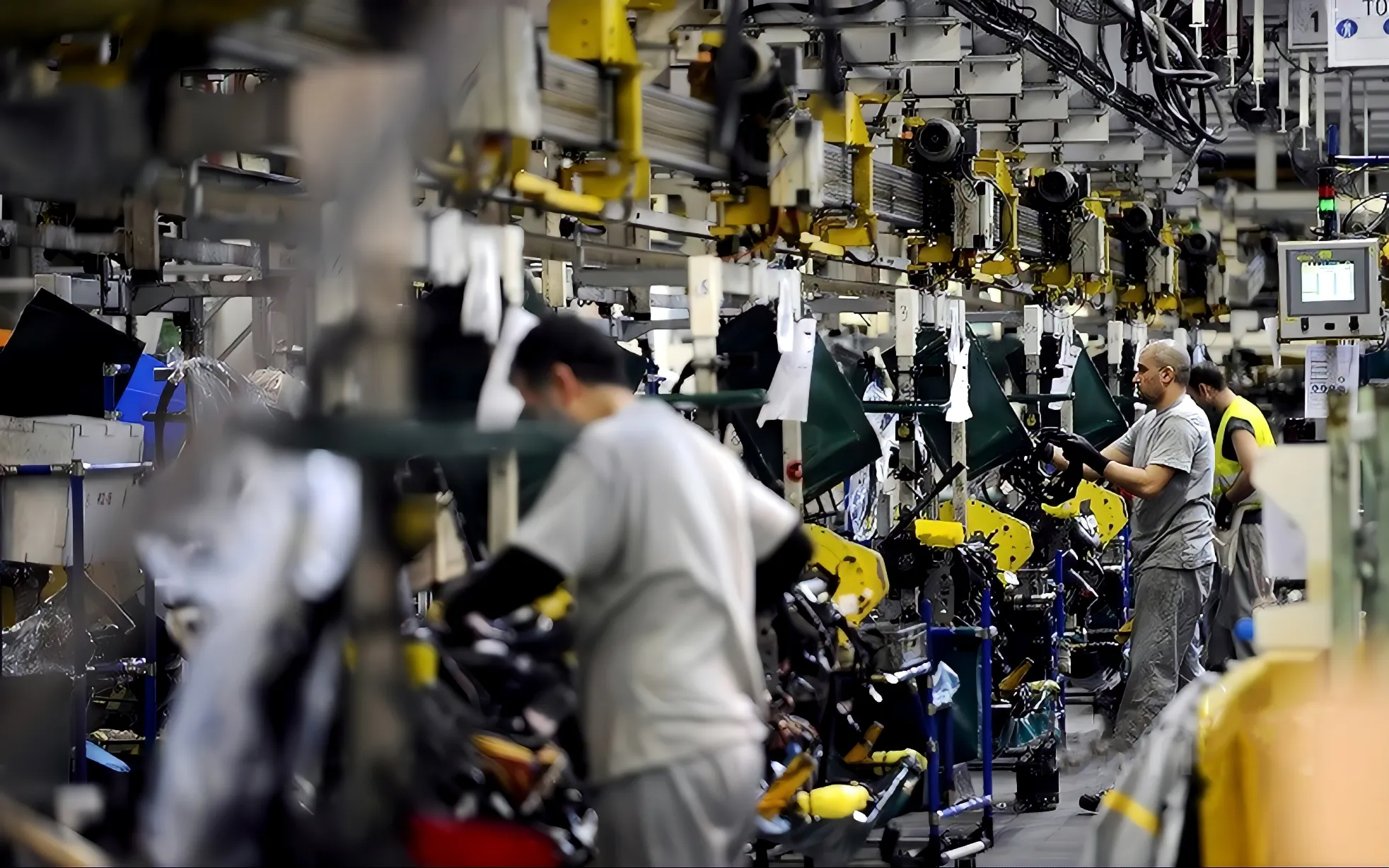 Iranian PMI Retreats by 7%