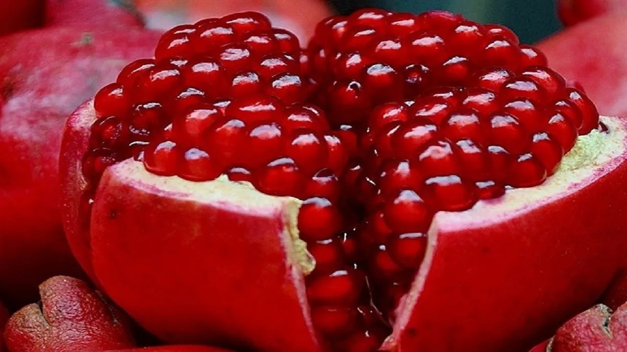 این دانه های یاقوتی و هزاران فایده