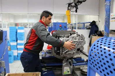 تعمیر گیربکس‌های CVT در تعمیرگاه مرکزی مدیران خودرو
