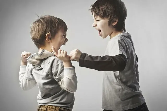 بددهنی فرزندان؛ کودکی یا بیماری؟