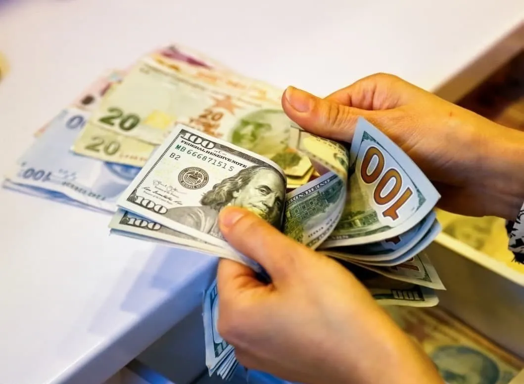 دلار به کانال ۲۸ هزارتومان نزدیک شد