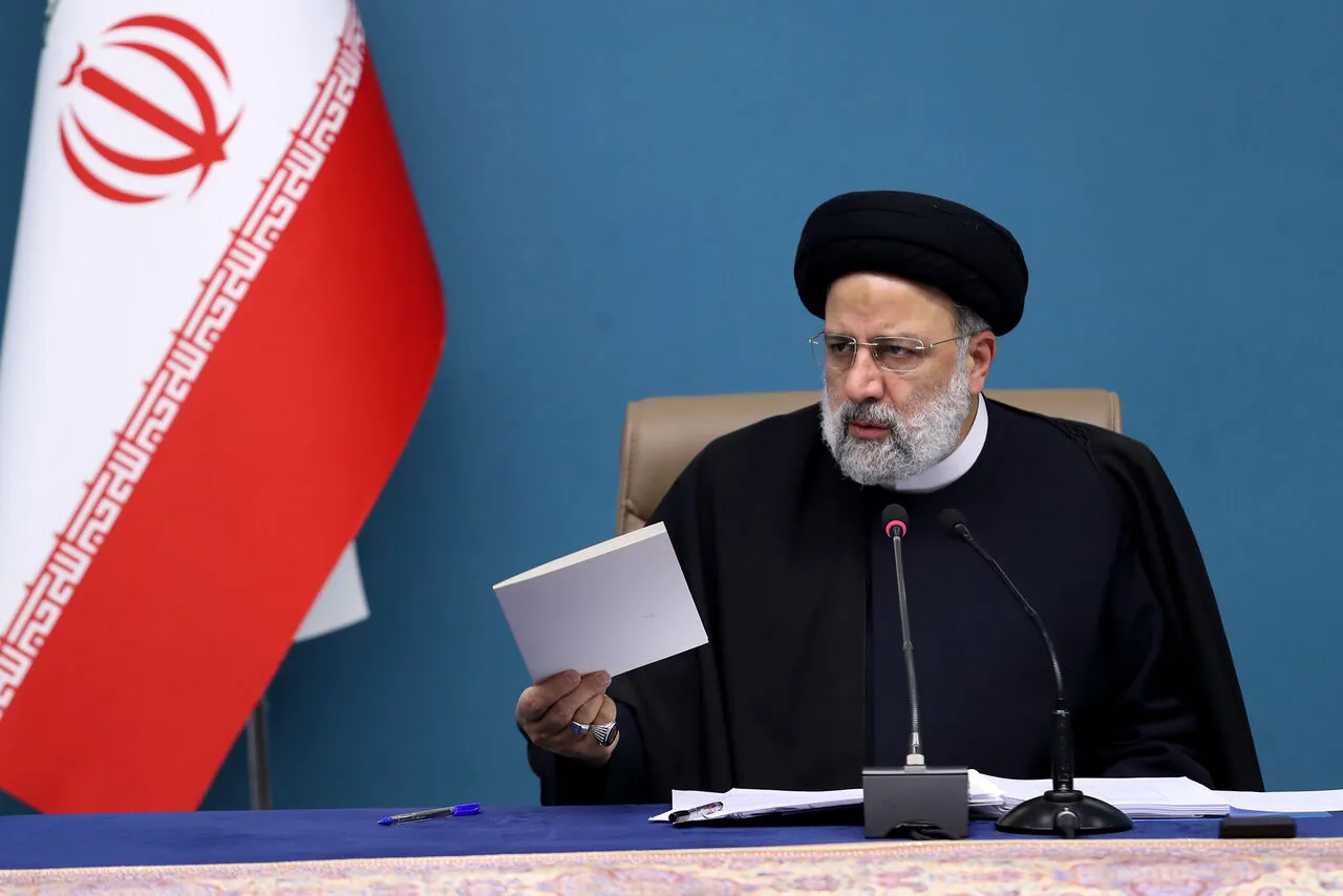 رییس جمهور سند تحول شورای عالی انقلاب فرهنگی را ابلاغ کرد