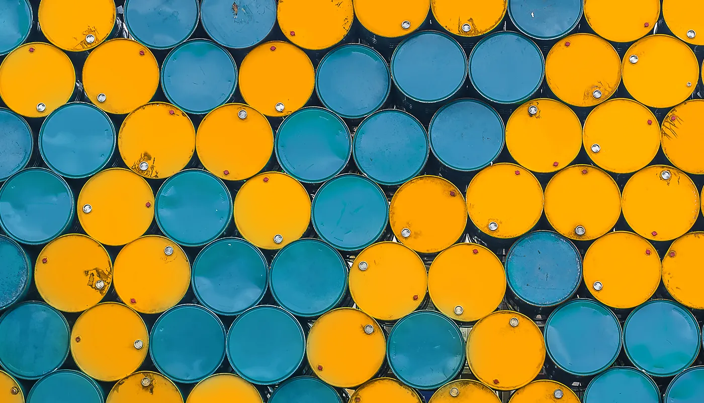Oil Rises as Restrictions on Iran Tighten Supply
