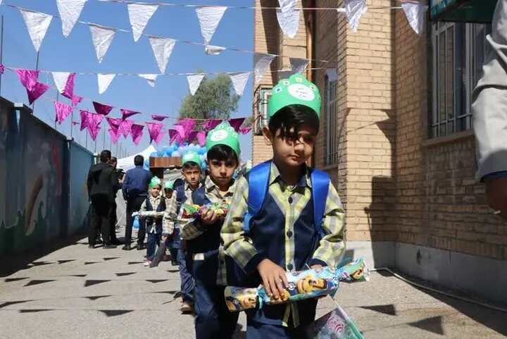 دانش آموزان
