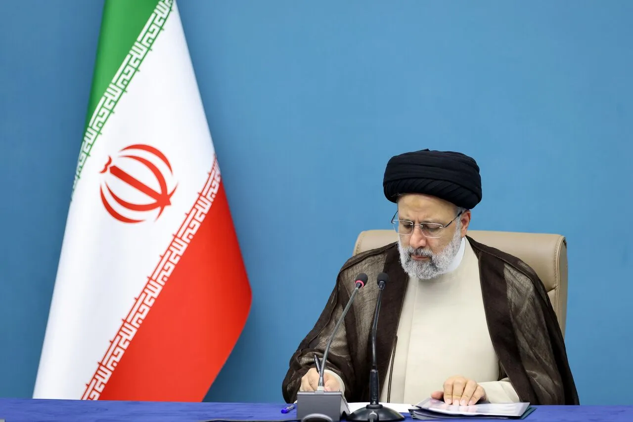 رییسی: راهبرد ایران تبدیل مرزهای امنیتی به مرزهای امن و اقتصادی است