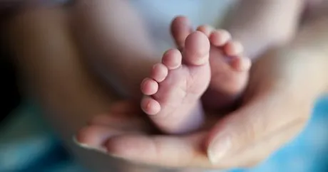 خطر انتقال ایدز از مادر مبتلا به کودک