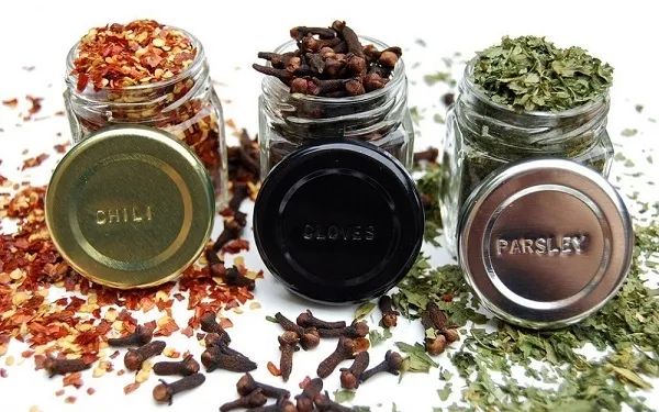 چه خوراکی‌هایی توسط ارتش آمریکا تولید شدند؟