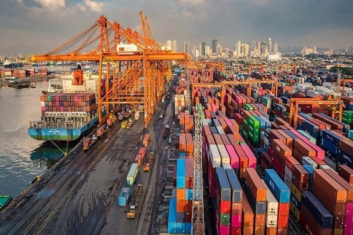 Afghanistan emphasizes expanding trade activities with Iran