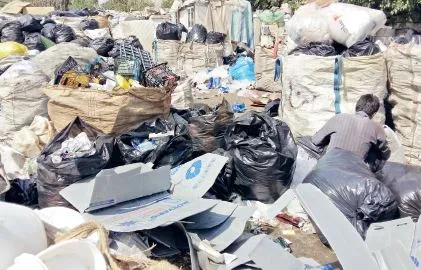 کودکان زباله گرد، مقیم گاراژهای دپوی زباله
