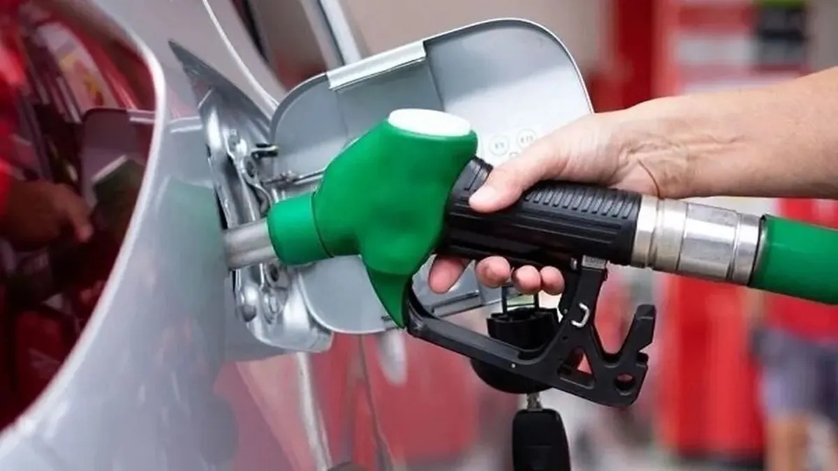 افزایش ۱۲ درصدی قیمت بنزین برای جبران کسری بودجه / قیمت جدید بنزین و گازوئیل اعلام شد
