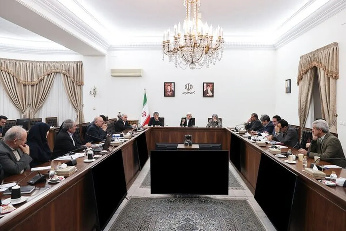 عارف: احیای خلیج گرگان و تالاب‌های میانکاله در اولویت دولت است