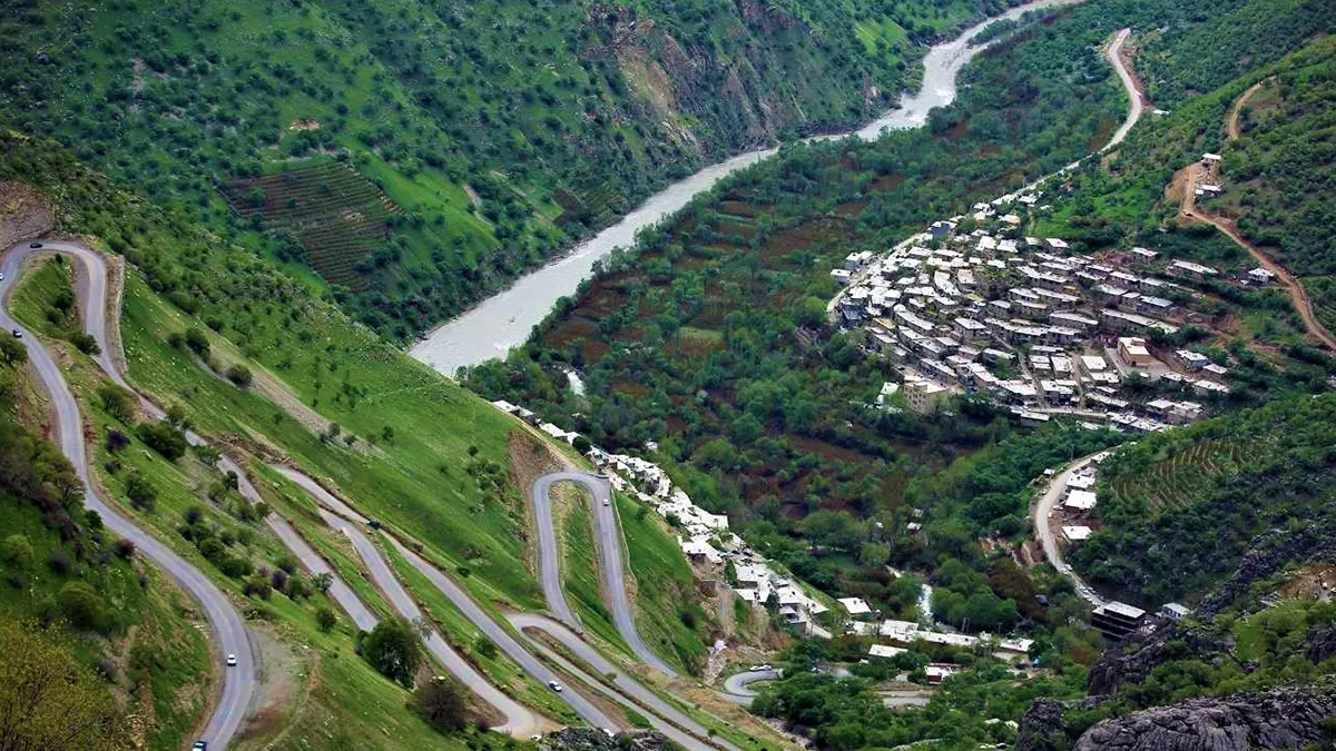 سربالایی را با دنده چند بریم؟ / اصول تعویض دنده در سربالایی ها + عکس