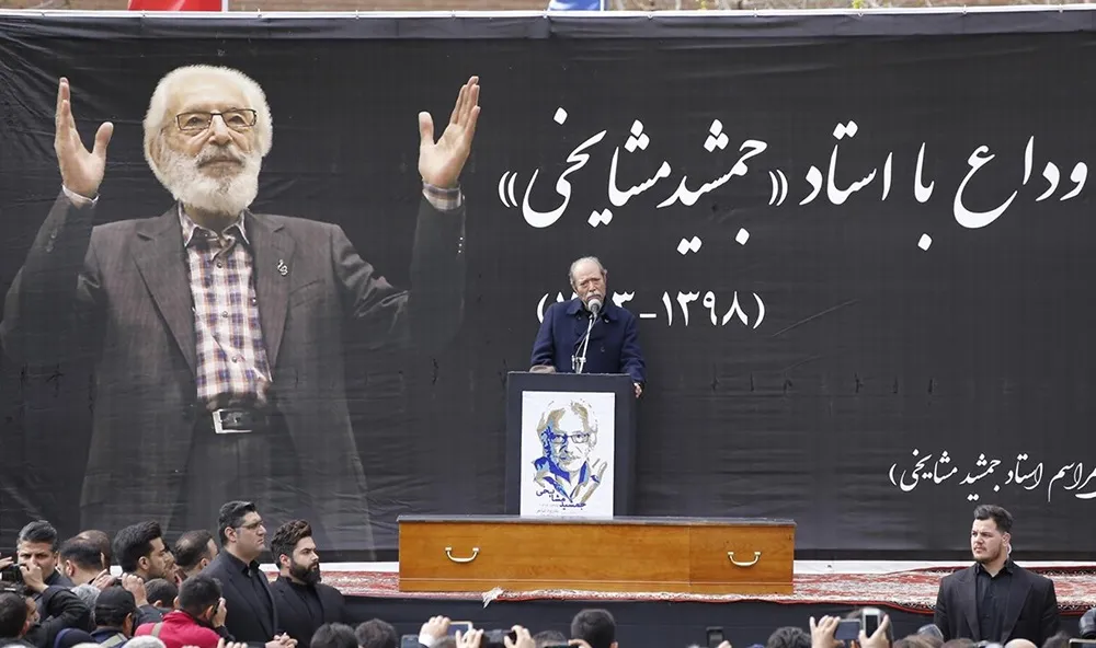 ادای احترام علی نصیریان به مرحوم مشایخی +فیلم