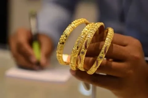 دلار تنها عامل افزایش قیمت طلا / معاملات طلا و سکه قفل شد