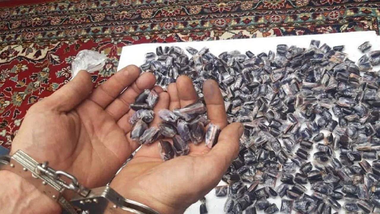 بلعیدن مواد مخدر برای قاچاق به داخل زندان