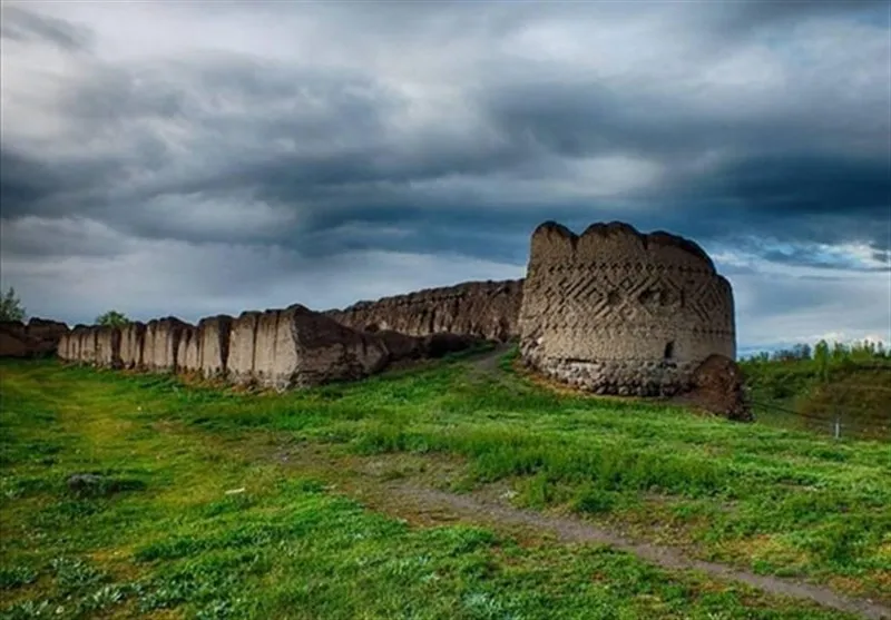 شهر ۲۰۰ قلعه‌ کجاست؟