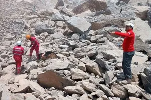 ریزش مرگبار معدن در منگنز / کارگر جوان زیر آوار جان باخت