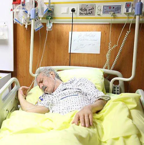 منصور پورحیدری از چهارشنبه بیدار نشده است