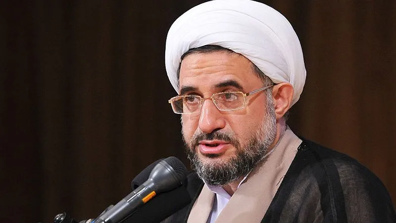 پیام انگلیسی آیت الله اراکی به جلیقه زردهای اروپا +فیلم