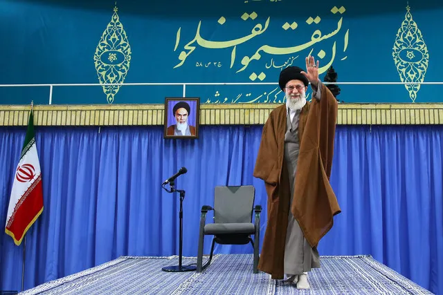 دیدار هزاران نفر از مردم استان اصفهان با رهبری