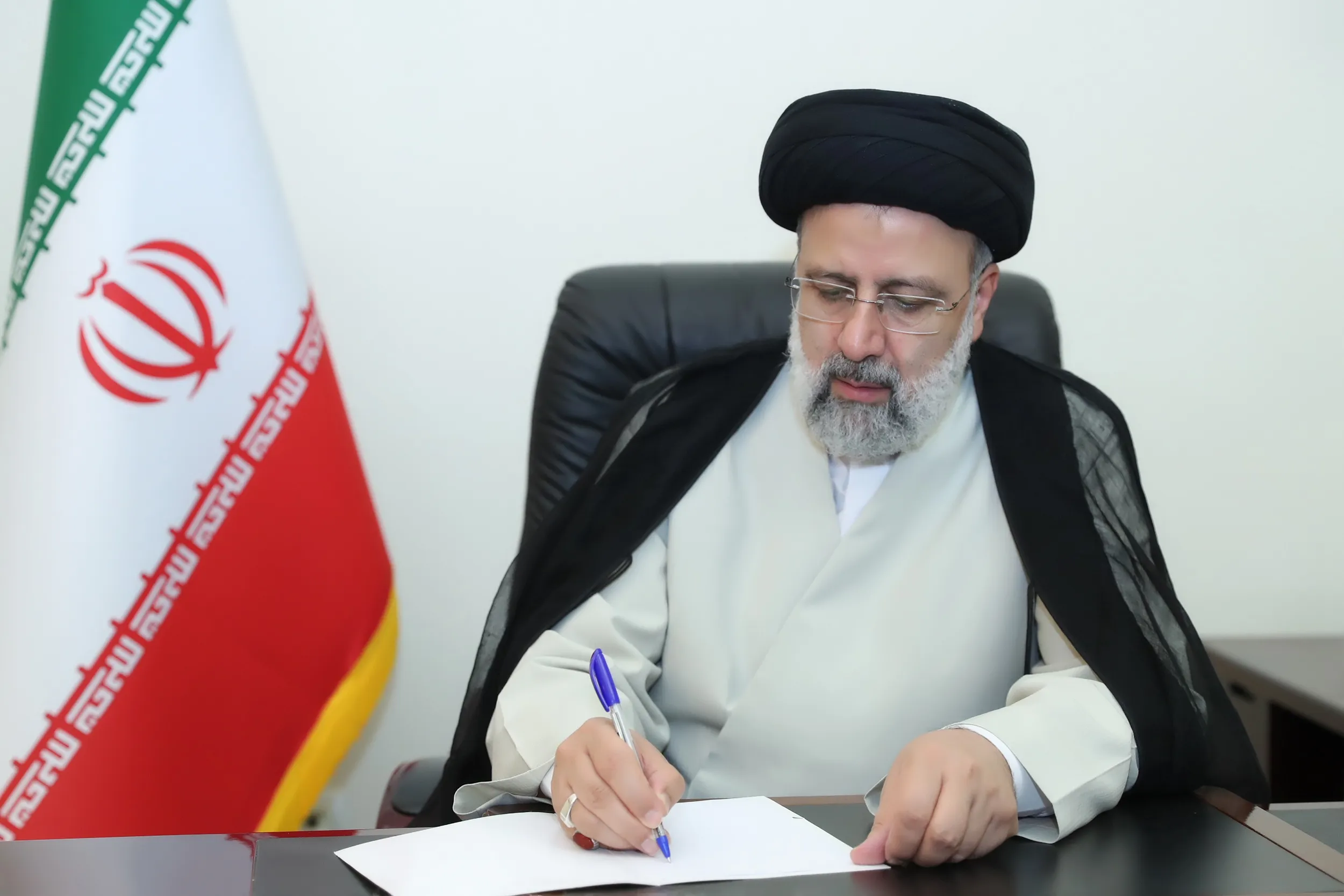 رییسی درگذشت علی لندی نوجوان ایذه ای را تسلیت گفت
