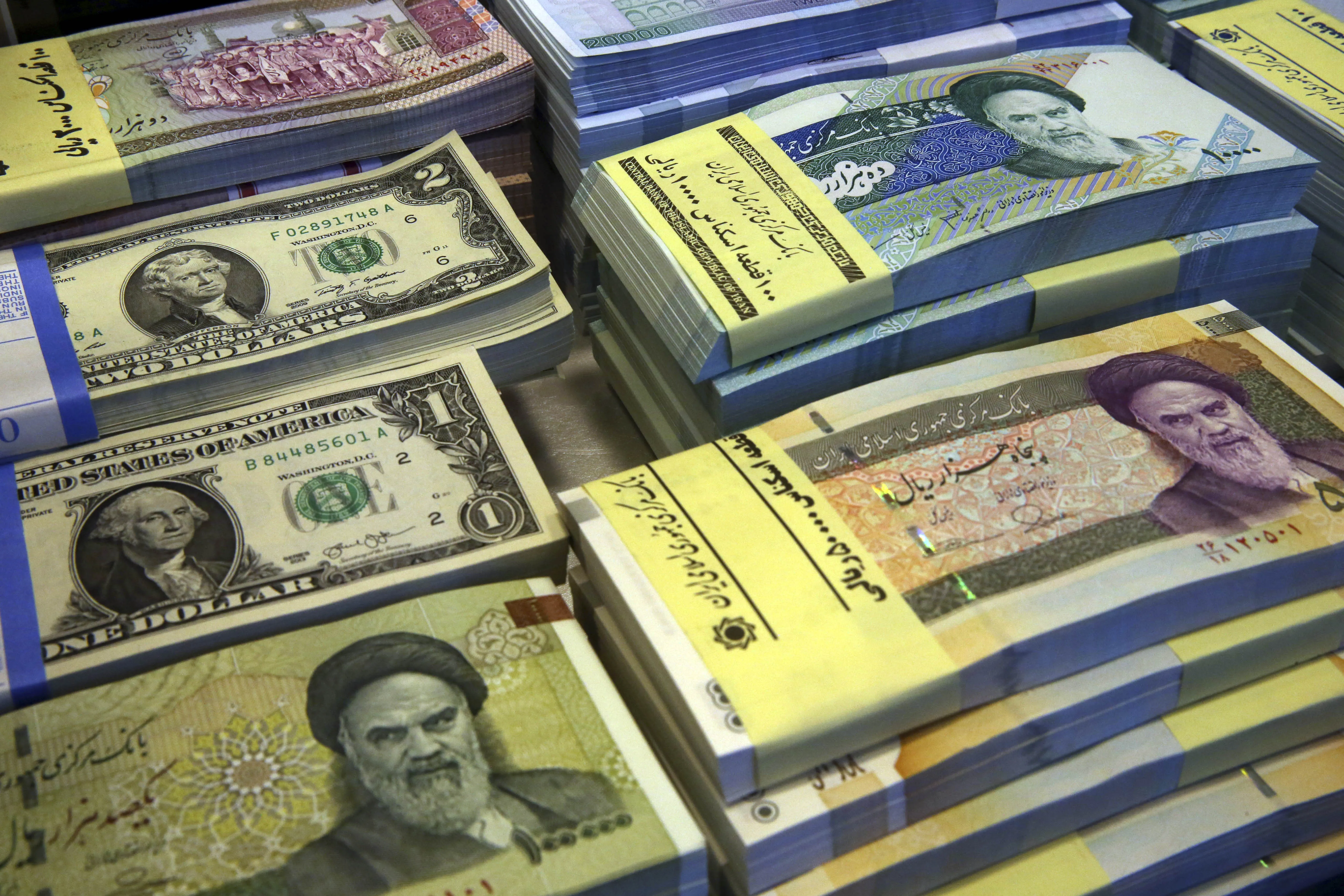 Iran Puts Trust in Market to Deliver Currency Boost to Recovery