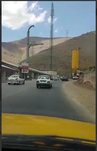 یک طرفه  شدن جاده چالوس از دو‌راهی دیزین به طرف چالوس +فیلم