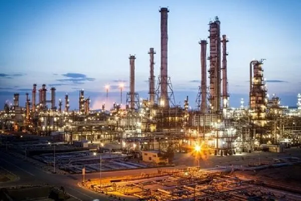 چرا صادرات بنزین ۵۰۰ تومانی غیرمنطقی نبود؟