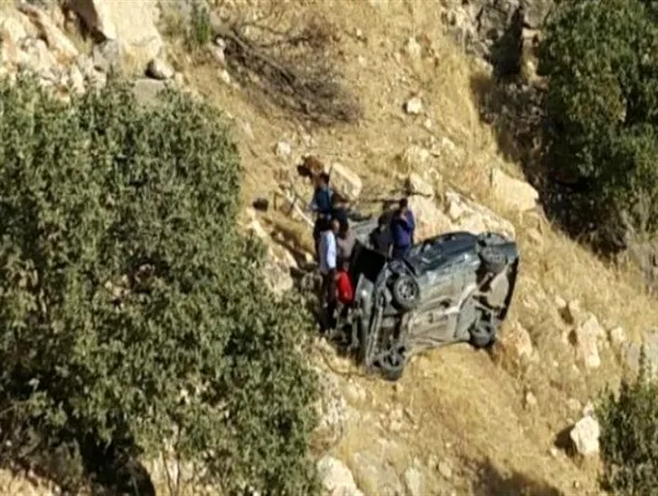 سقوط مرگبار خودرو جان دو جنگلبان را گرفت