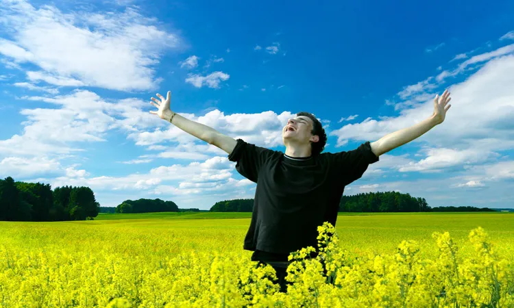 ۷ فایده پنهان شادی