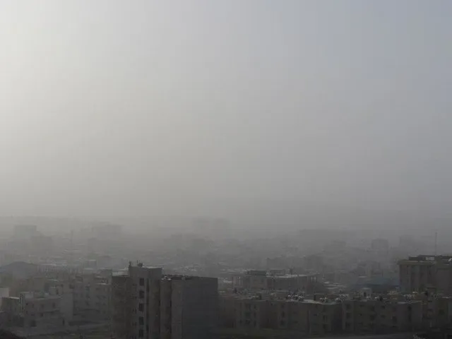 جولان ریزگردها در آسمان ایلام