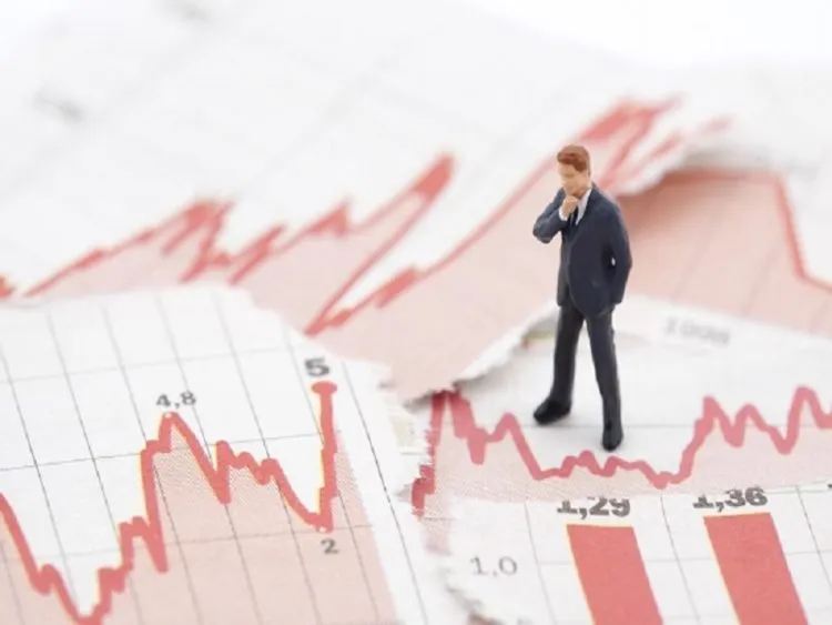 نظریه انتظارات منطقی چیست؟