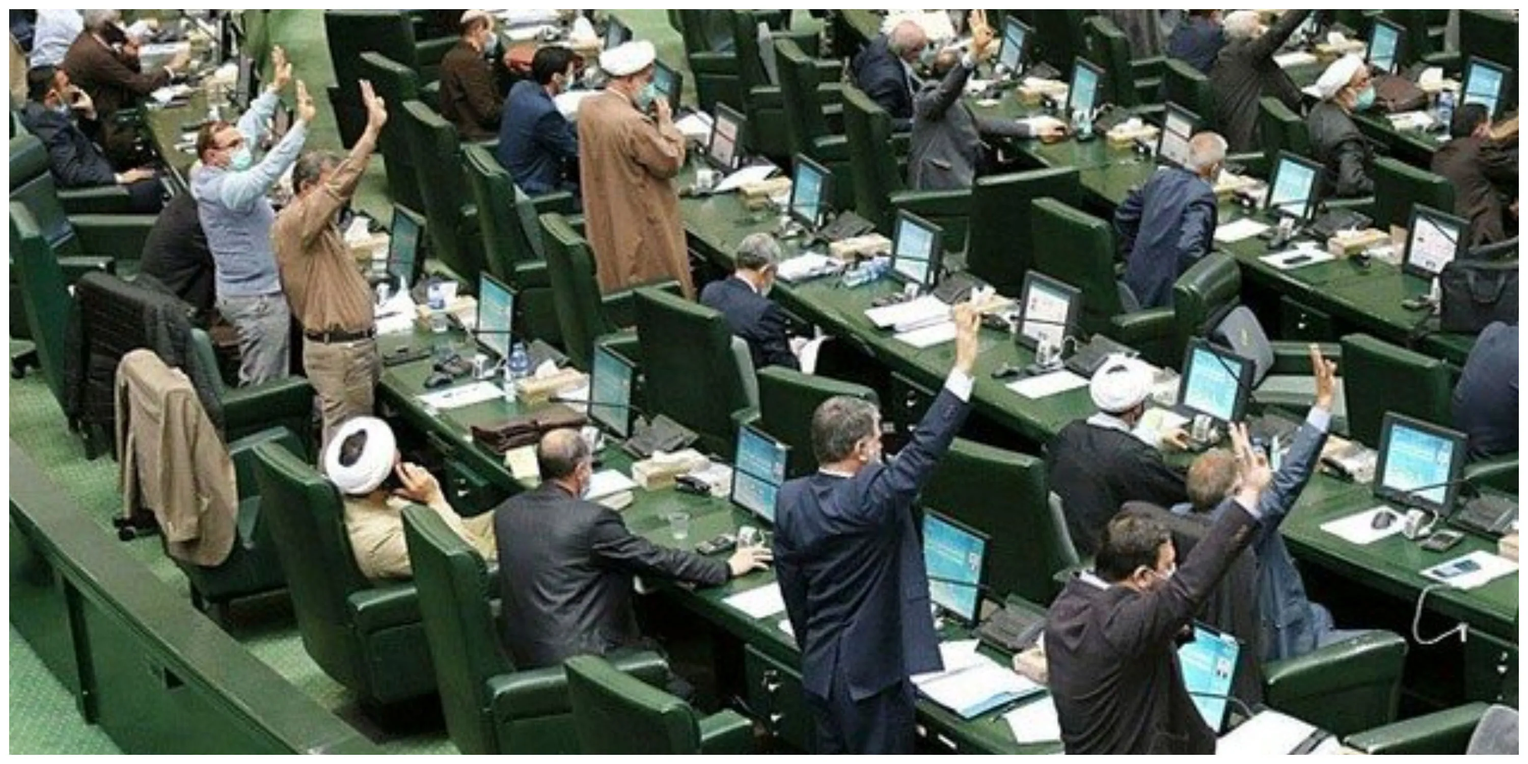 حاشیه جنجالی دو نماینده مجلس زمان شمارش آرا + فیلم