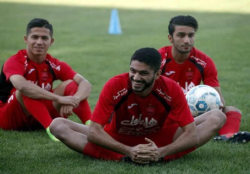 ۲ تیم لیگ برتری خواهان مدافع پرسپولیس