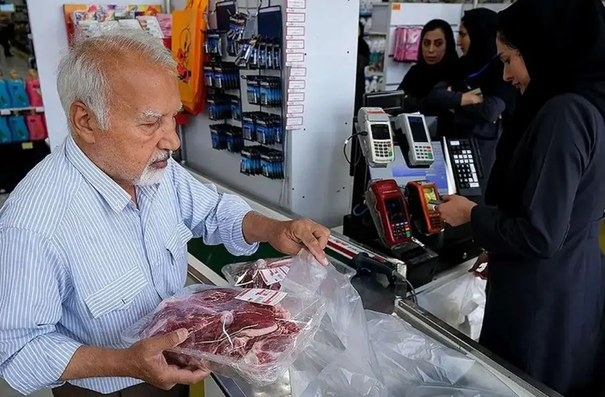 عرضه گسترده مرغ، گوشت و برنج در فروشگاه‌ها /مردم نگران نباشند