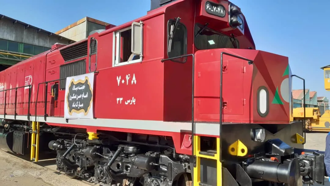 بیشتر از ۴۶۰ لوکوموتیو ایران زمینگیر است