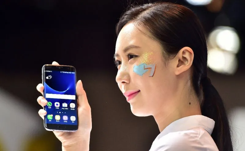Samsung Elec flags stronger earnings from chips, phones after first quarter jump