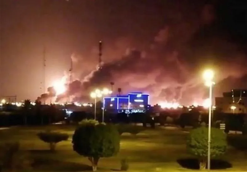 انفجار تاسیسات نفتی آرامکو از نمایی دیگر + عکس