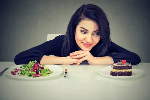 چرا بعضی از افراد به خوردن شیرینی اعتیاد دارند؟ + فیلم