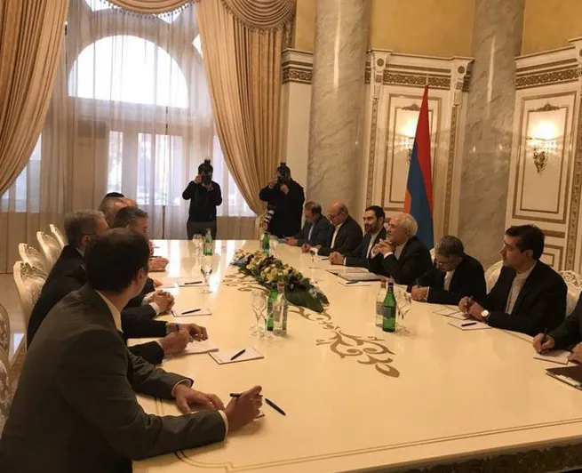 دیدار ظریف با نخست‌وزیر ارمنستان +عکس