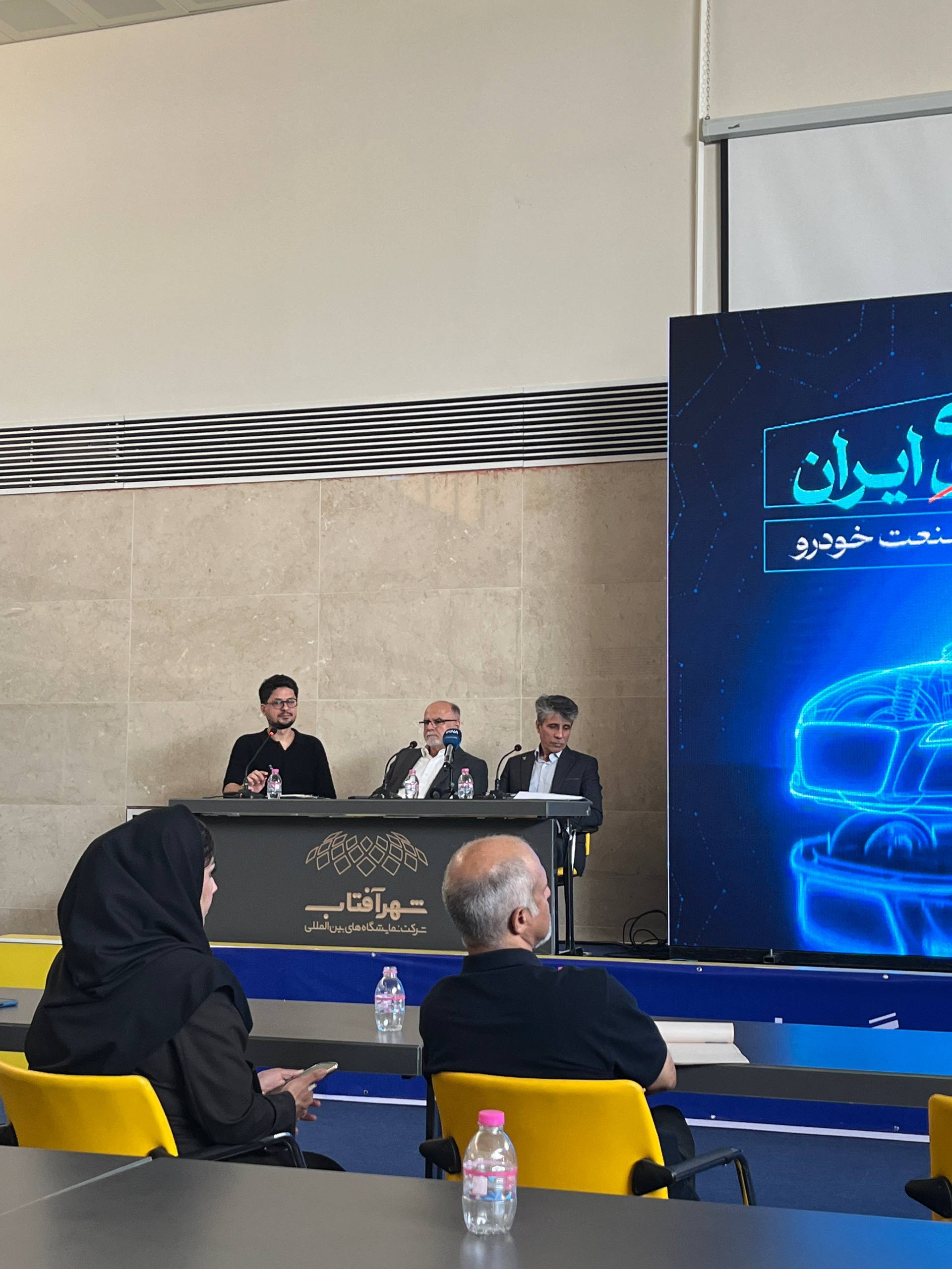 ایمانی: بیثباتی قوانین توسعه صنعت خودرو را متوقف کرده است | دوستزاده: بیش از ۲۰ نهاد برای خودرو تصمیم میگیرند ایمانی: بیثباتی قوانین توسعه صنعت خودرو را متوقف کرده است | دوستزاده: بیش از ۲۰ نهاد برای خودرو تصمیم میگیرند