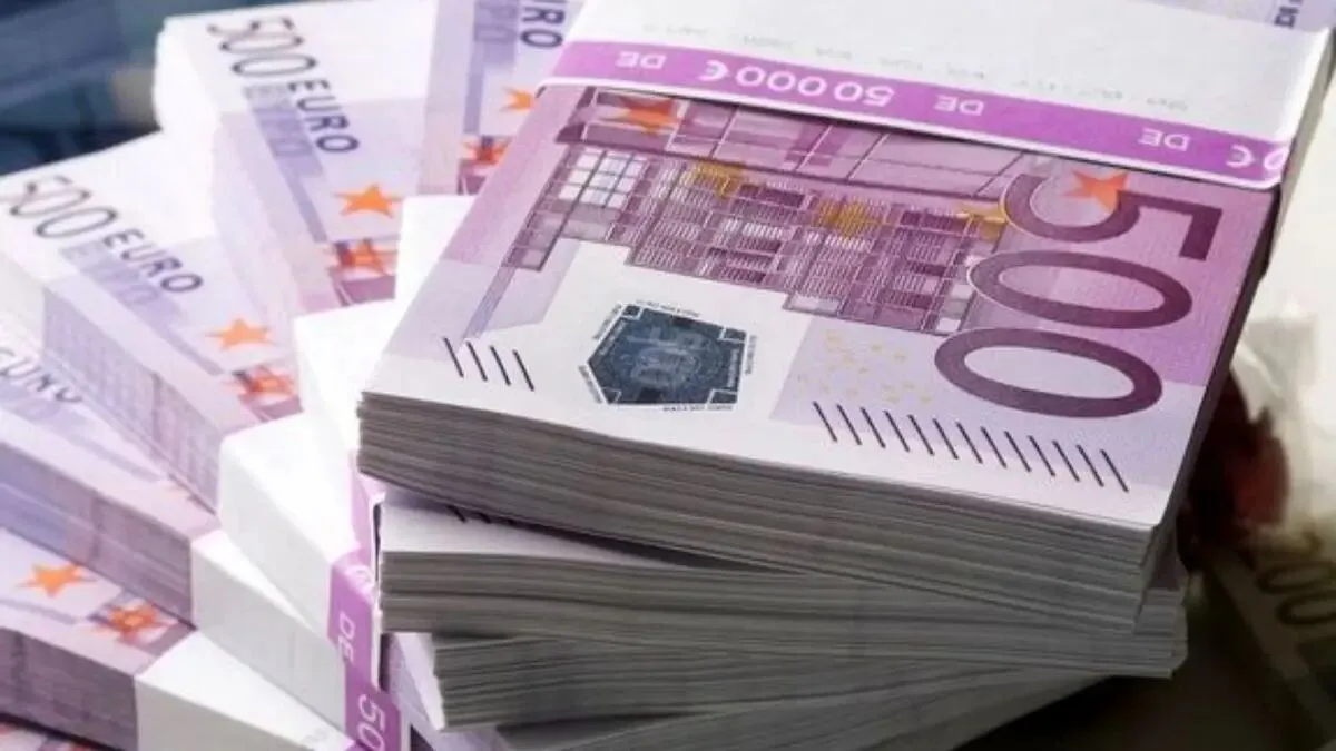 قیمت یورو امروز ۱۹ اسفند ماه ۱۴۰۲ در بازار