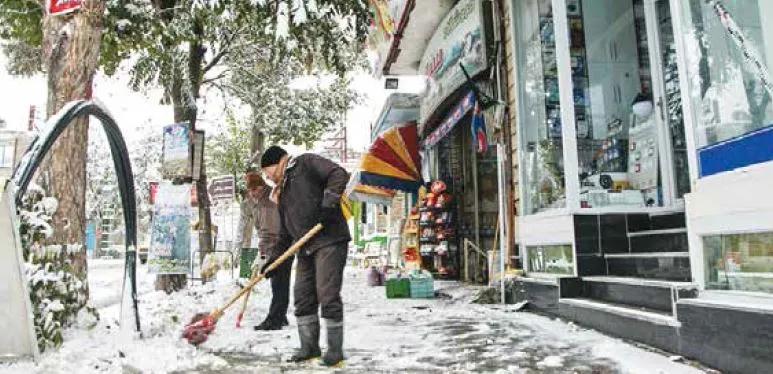 وقوع سیل و باد شدید در ۱۳ استان