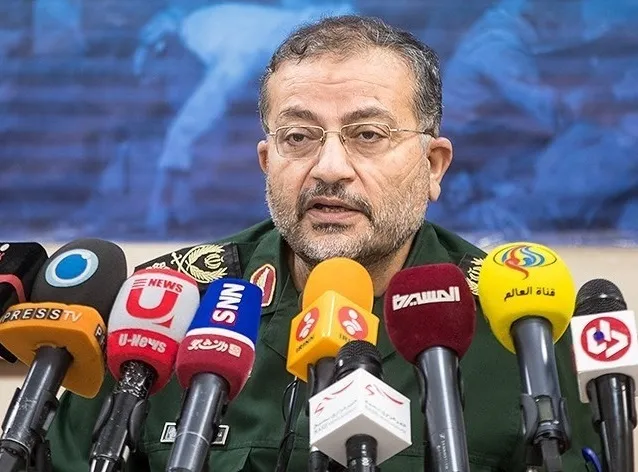 فرمانده بسیج: با پاره کردن عکس، چیزی از سردار سلیمانی کم نمی شود