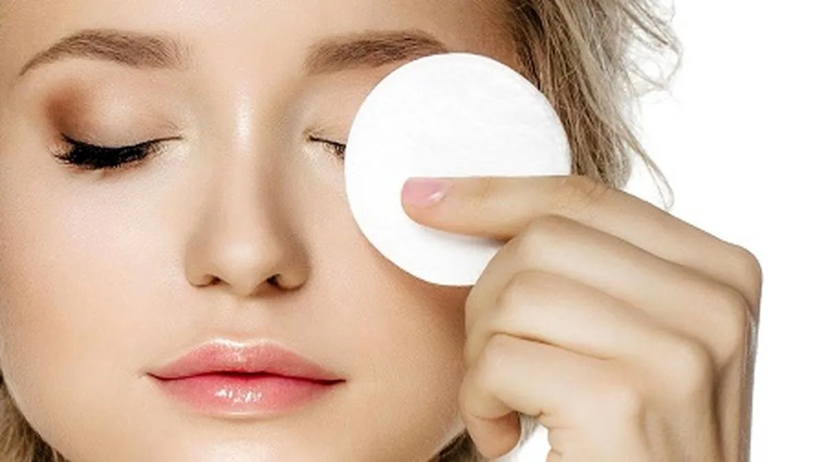 چگونه ریمل ضد آب را بدون آسیب به مژه پاک کنیم؟