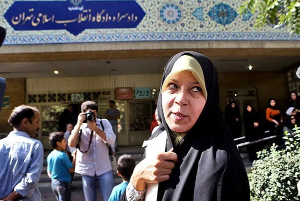 تصاویر ورود فائزه هاشمی به دادگاه انقلاب