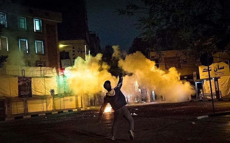 چهارشنبه سوری از نمای توچالِ تهران + فیلم