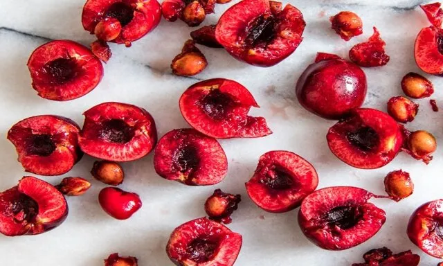این مواد غذایی «سم طبیعی» دارند!