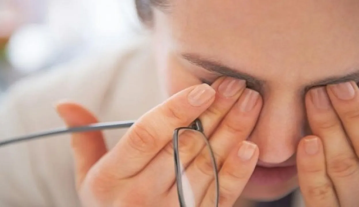 کم خوابی چه تاثیری روی قرنیه چشم دارد؟